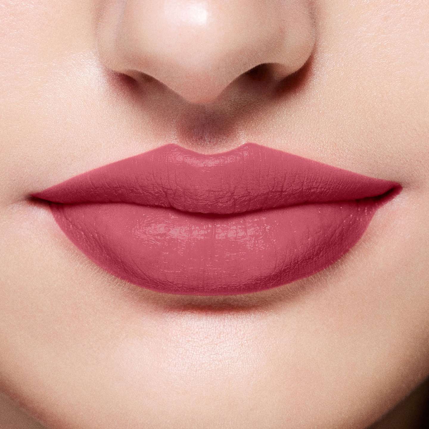 Lipstick Acabado Matte - Lunch Date Pink, Logra un color vibrante y duradero en tus labios con una acabado cómodo y natural